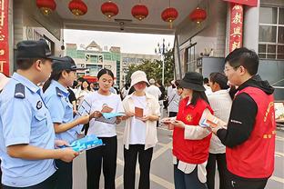 高效输出！余嘉豪13中8拿到18分9篮板